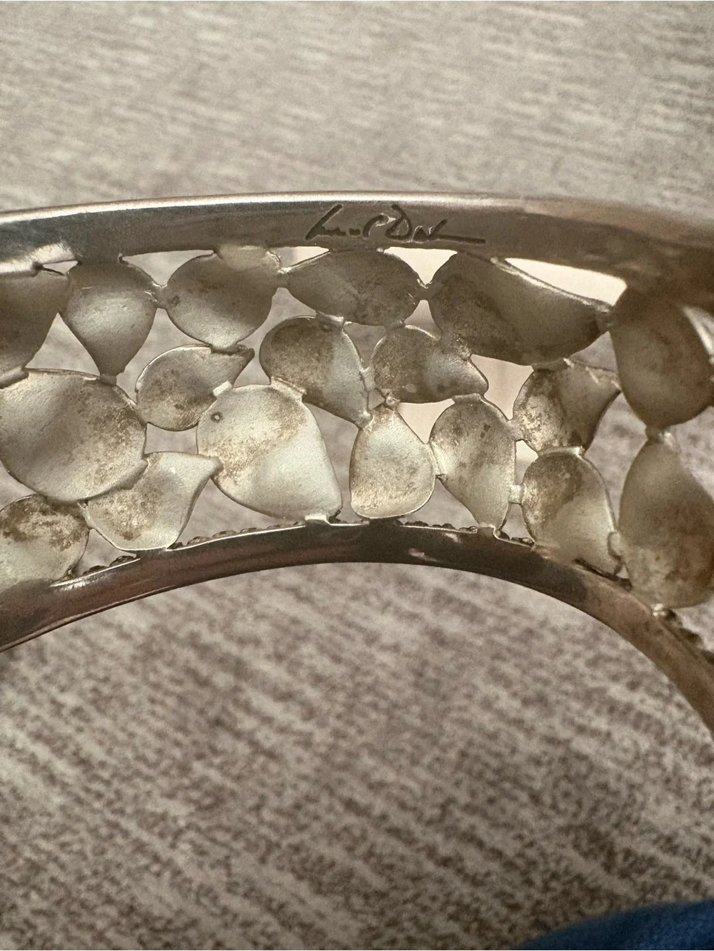 MICHAEL DAWKINS Signed 925 Sterling Silver PETALS Wide Cuff Bracelet - Picture 4 of 5